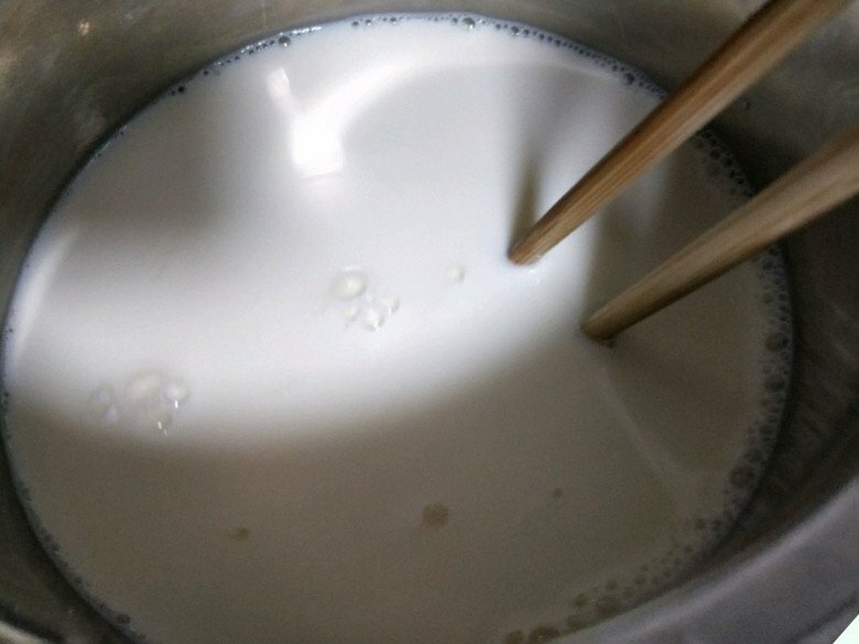 Hè làm sữa chua nhớ kỹ 5 điều này cốc nào cũng dẻo mịn, úp ngược cả tiếng không sợ rơi ra ngoài