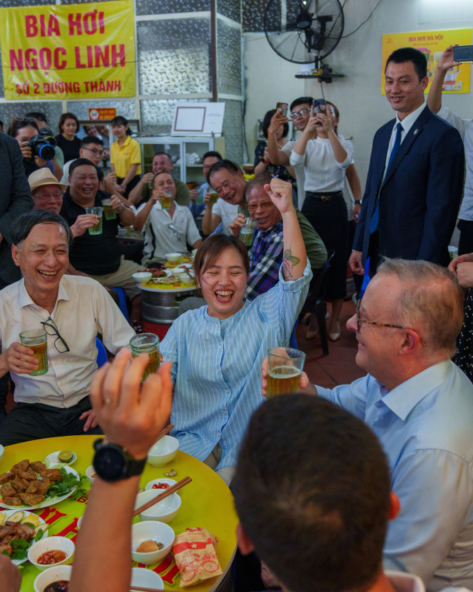 Quán bánh mì và bia hơi Hà Nội được Thủ tướng Australia ghé ăn