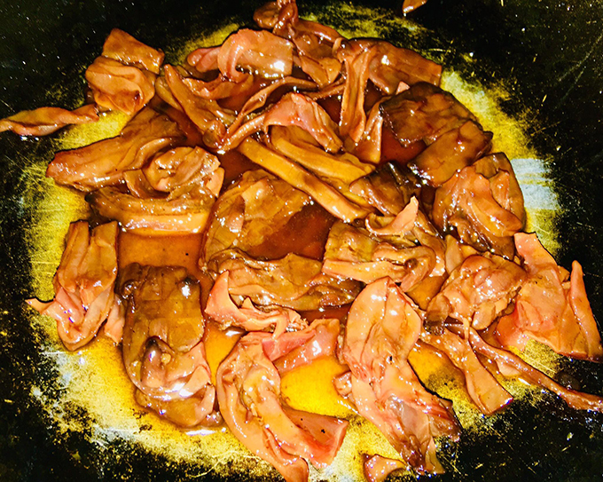 Ruột vịt khô nấu nước dừa