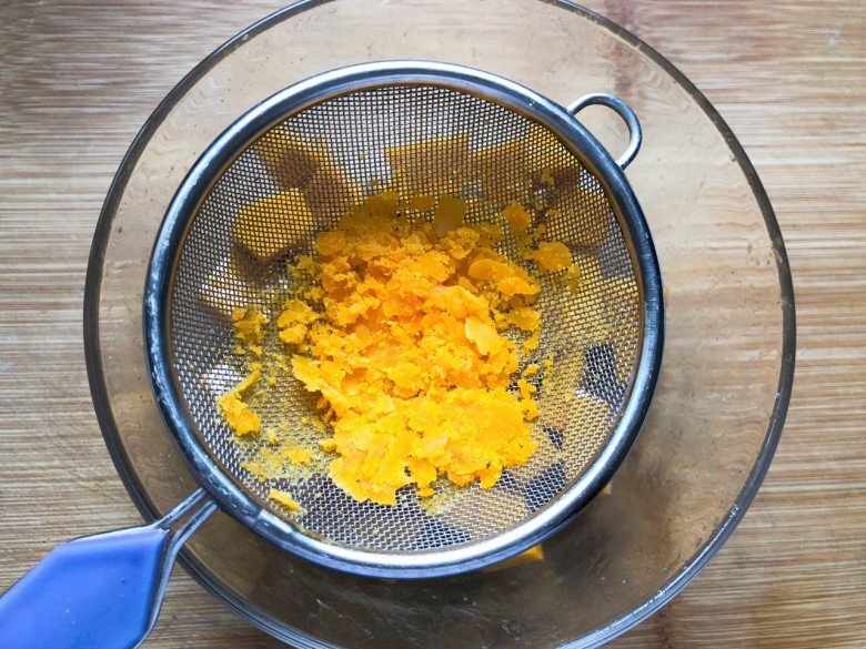 Cách làm bí đỏ nướng trứng muối thơm ngon, hấp dẫn