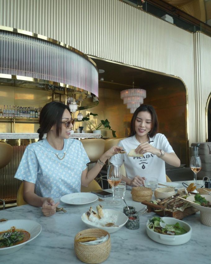 Chuyến foodtour 'ăn sạch' Bangkok của Kỳ Duyên - Minh Triệu