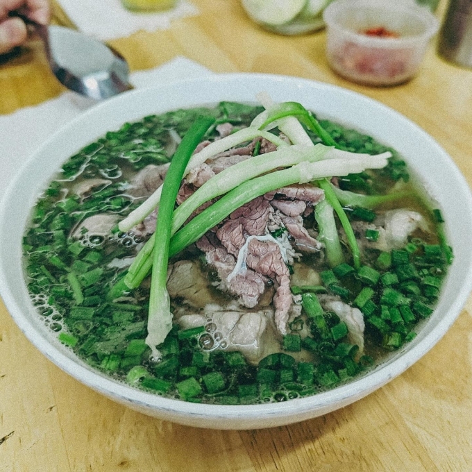 Vua đầu bếp Mỹ Christine Hà khen ẩm thực Hà Nội
